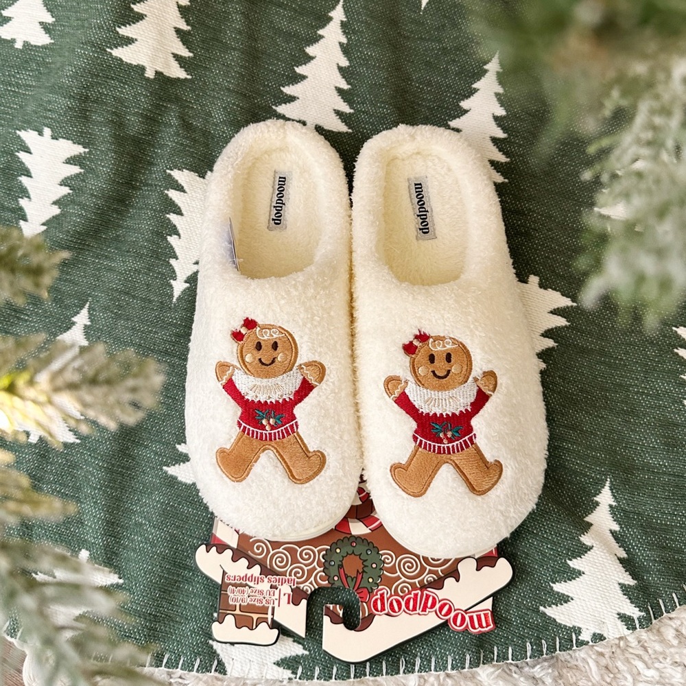 NEW Moodpop Gingerbread Man Slippers